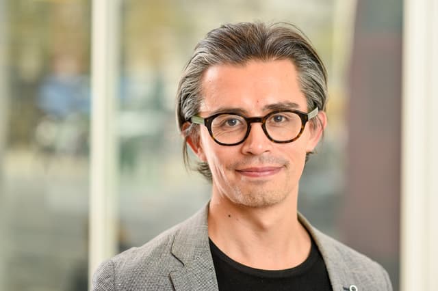 Prof Mauricio Avendano